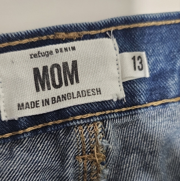 Refuge Denim Distressed High waisted Mom Jeans Size 13 - Picture 9 of 12